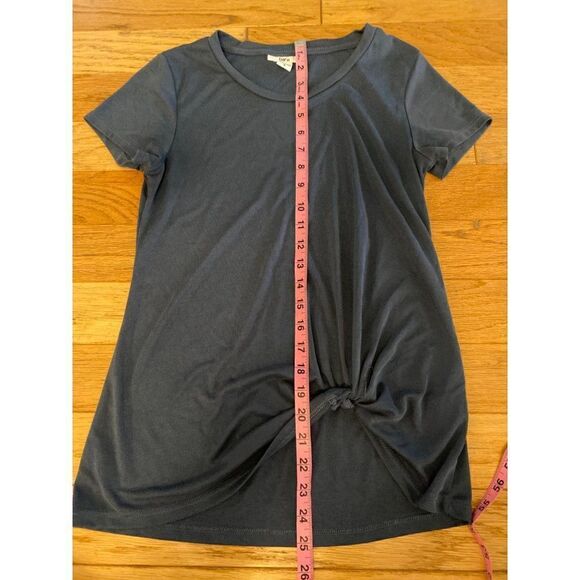 Bar III women’s Blue short sleeve crew neck knotted hem shirt size small - Picture 6 of 7